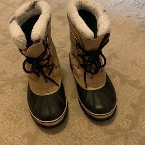 Men’s size 7 Sorel Caribou boots